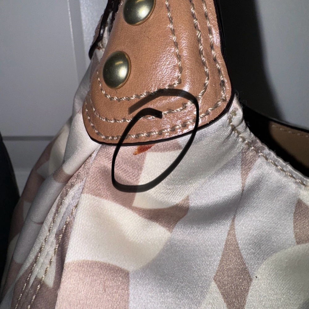Coach hobobag - Picture 8 of 16